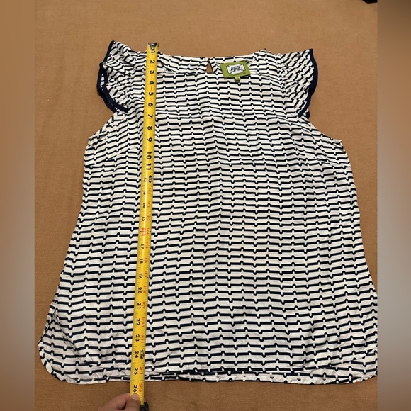 THE SKYE TOP
Elizabeth McKay - Picture 10 of 10